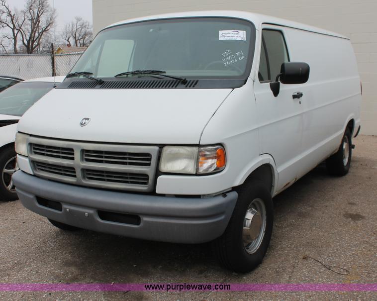 image for item H8333 1997 Dodge Ram 2500 van