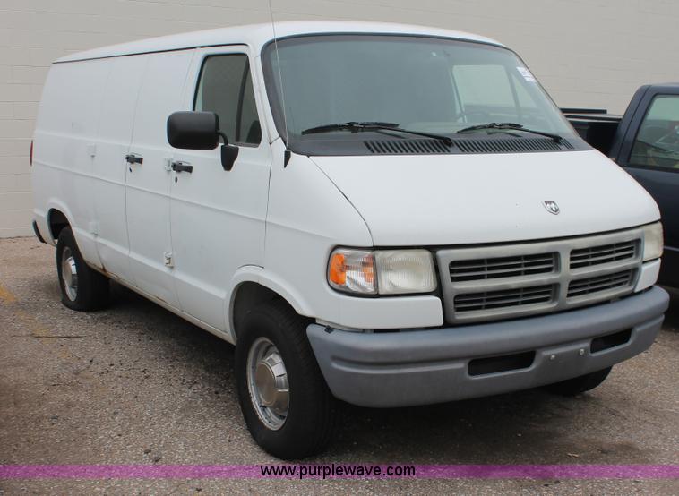 image for item H8333 1997 Dodge Ram 2500 van