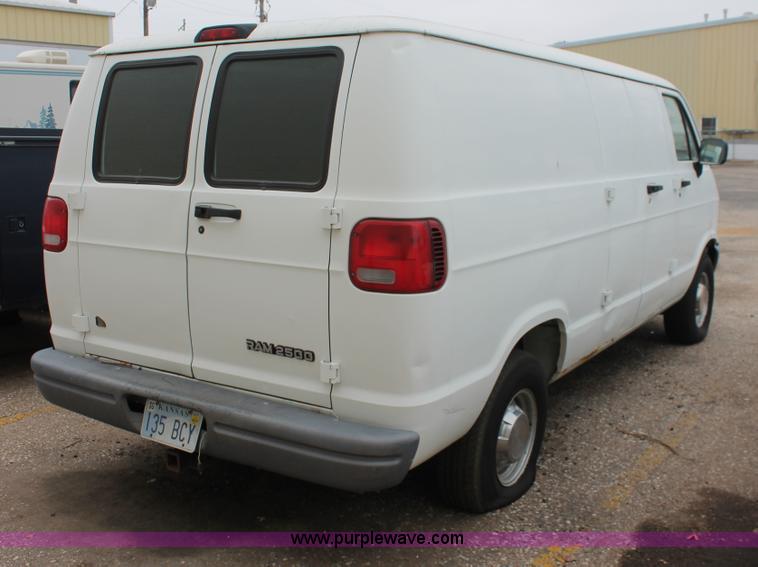 image for item H8333 1997 Dodge Ram 2500 van