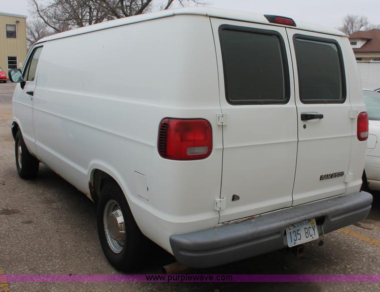 image for item H8333 1997 Dodge Ram 2500 van