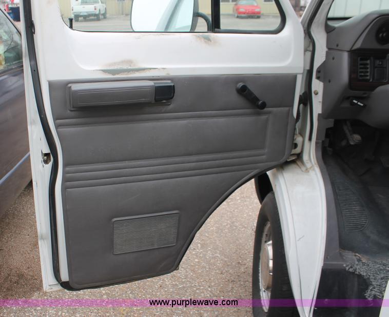 image for item H8333 1997 Dodge Ram 2500 van