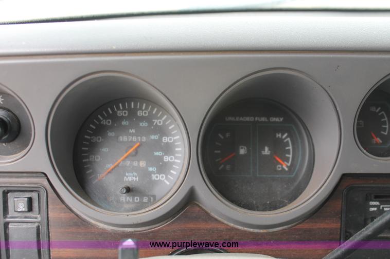 image for item H8333 1997 Dodge Ram 2500 van