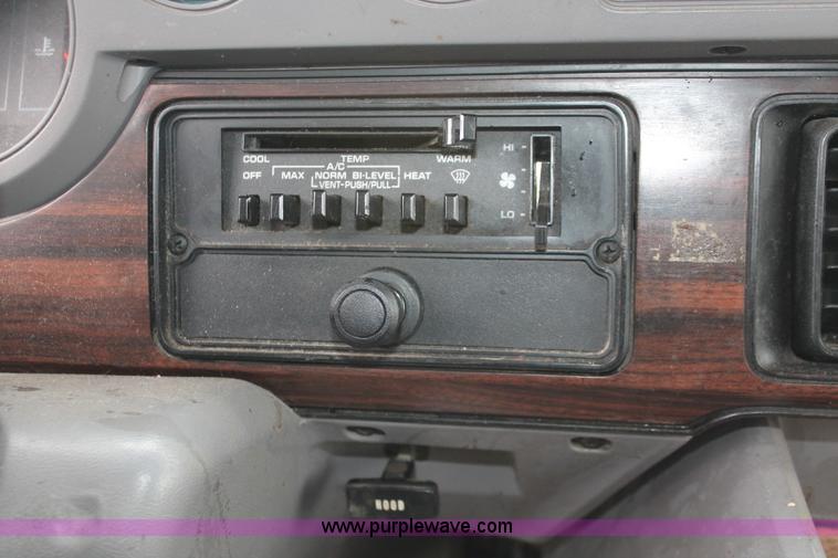 image for item H8333 1997 Dodge Ram 2500 van