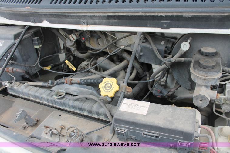 image for item H8333 1997 Dodge Ram 2500 van