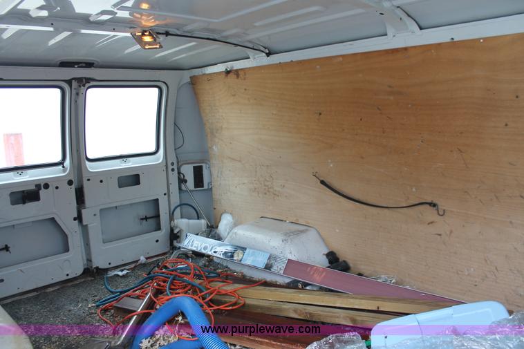 image for item H8333 1997 Dodge Ram 2500 van