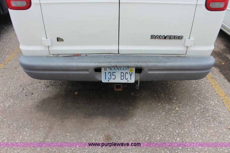 image for item H8333 1997 Dodge Ram 2500 van