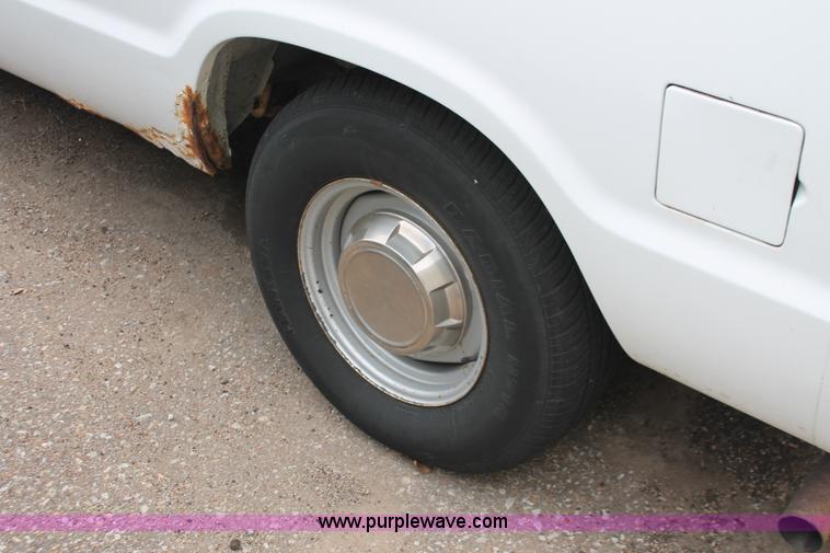 image for item H8333 1997 Dodge Ram 2500 van