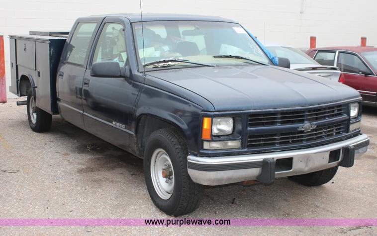 image for item H8334 1998 Chevrolet 3500 Crew Cab utility truck