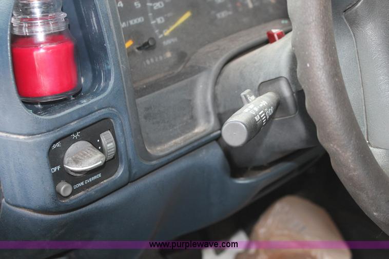 image for item H8334 1998 Chevrolet 3500 Crew Cab utility truck