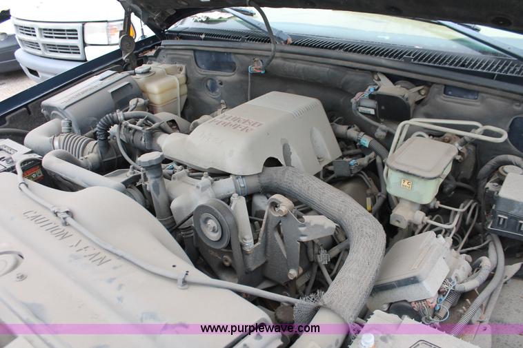 image for item H8334 1998 Chevrolet 3500 Crew Cab utility truck