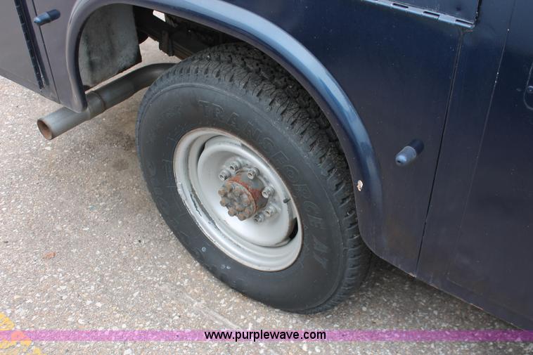 image for item H8334 1998 Chevrolet 3500 Crew Cab utility truck