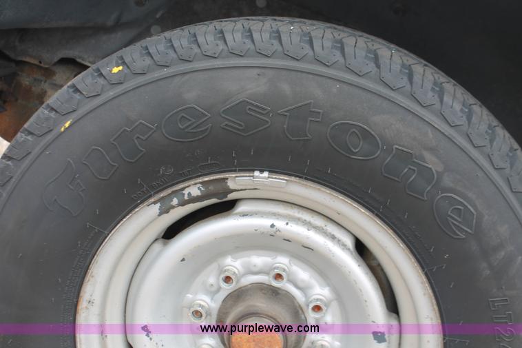 image for item H8334 1998 Chevrolet 3500 Crew Cab utility truck