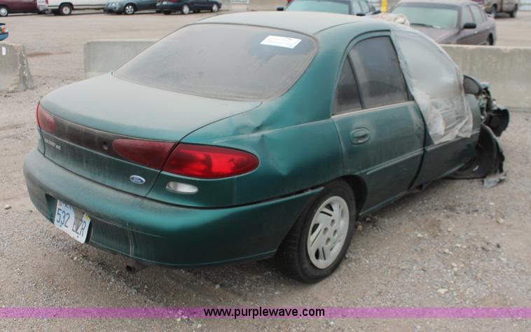 image for item H8338 1998 Ford Escort SE