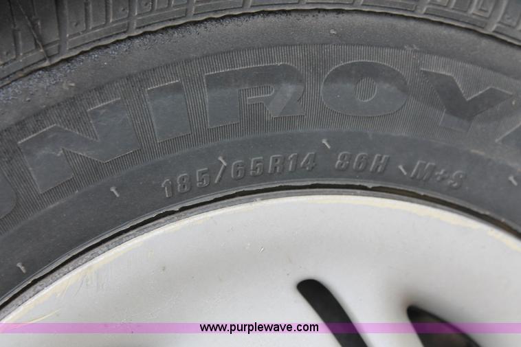 image for item H8338 1998 Ford Escort SE