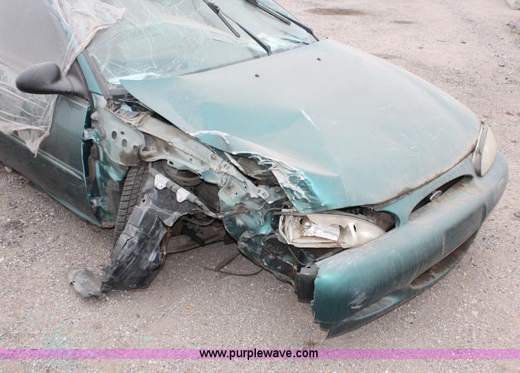 image for item H8338 1998 Ford Escort SE