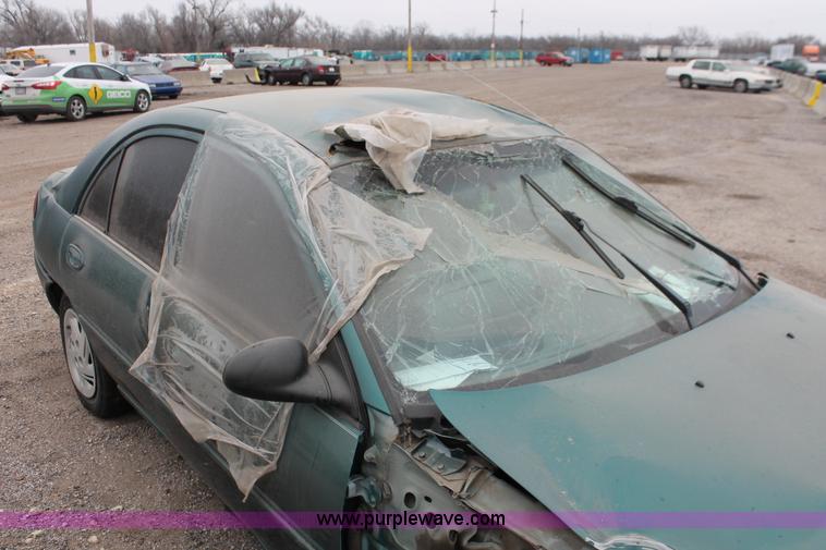 image for item H8338 1998 Ford Escort SE