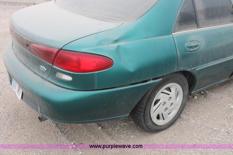 image for item H8338 1998 Ford Escort SE