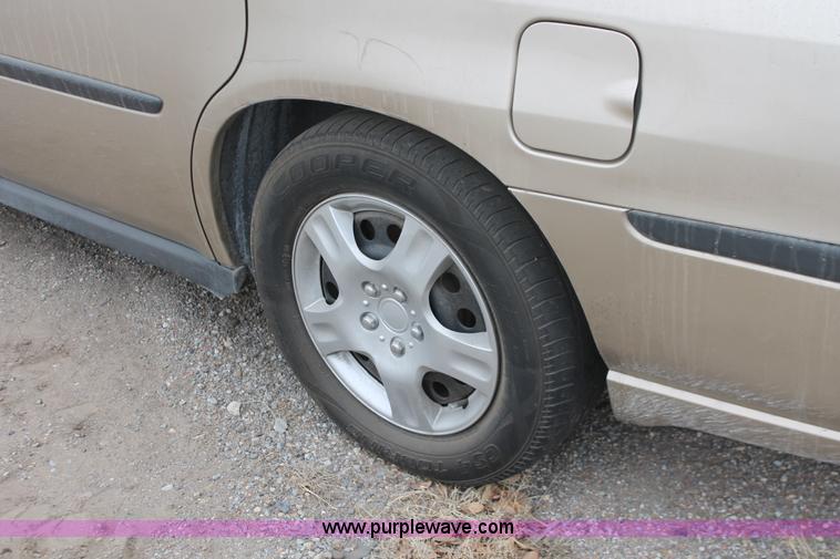 image for item H8339 2005 Chevrolet Impala