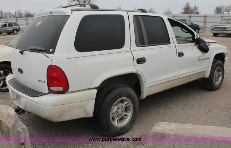 image for item H8340 2000 Dodge Durango SLT SUV