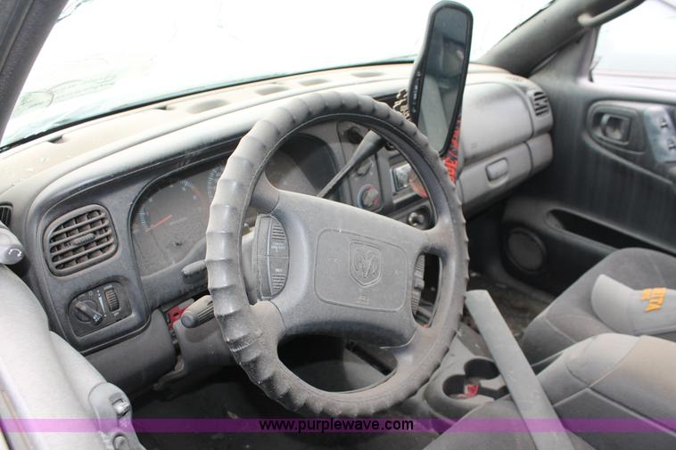 image for item H8340 2000 Dodge Durango SLT SUV