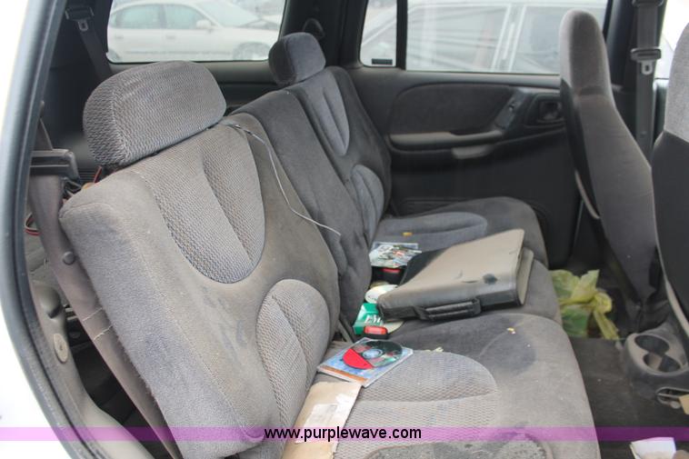 image for item H8340 2000 Dodge Durango SLT SUV