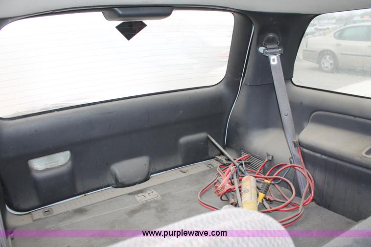 image for item H8340 2000 Dodge Durango SLT SUV