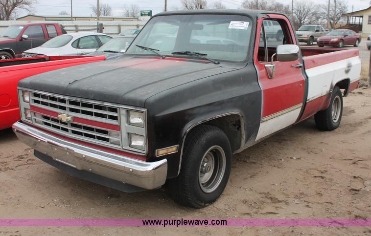 image for item H8342 1987 Chevrolet Silverado R10 pickup truck