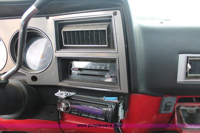 image for item H8342 1987 Chevrolet Silverado R10 pickup truck