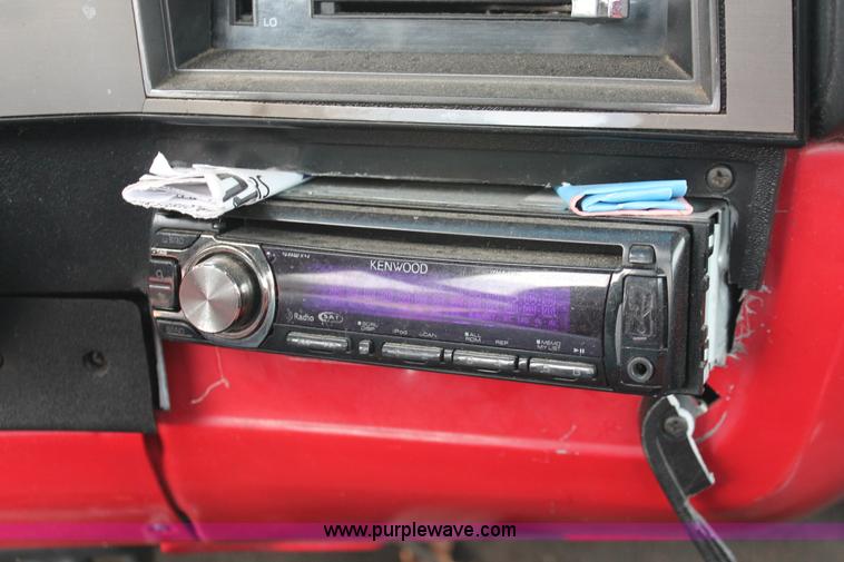 image for item H8342 1987 Chevrolet Silverado R10 pickup truck