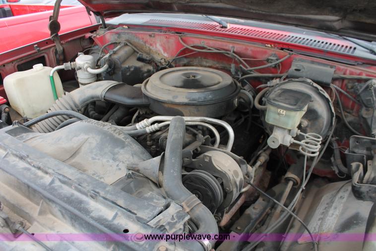 image for item H8342 1987 Chevrolet Silverado R10 pickup truck