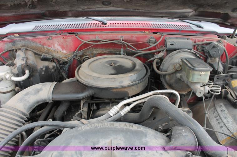 image for item H8342 1987 Chevrolet Silverado R10 pickup truck