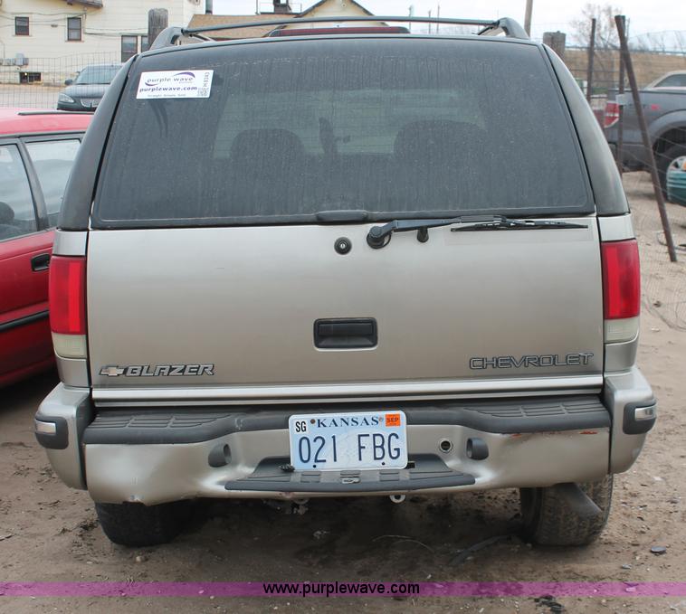 image for item H8343 1998 Chevrolet Blazer SUV