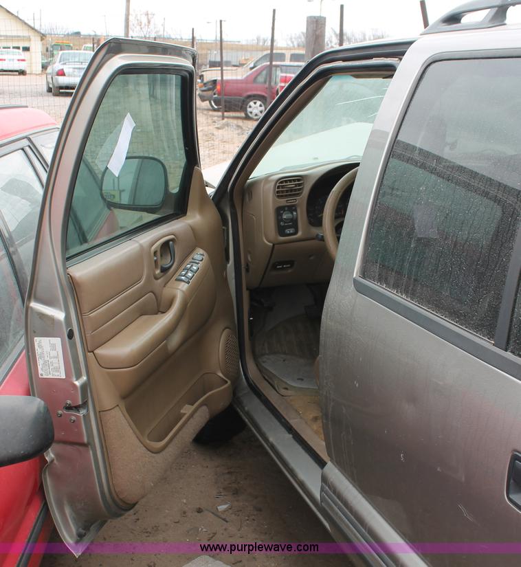 image for item H8343 1998 Chevrolet Blazer SUV