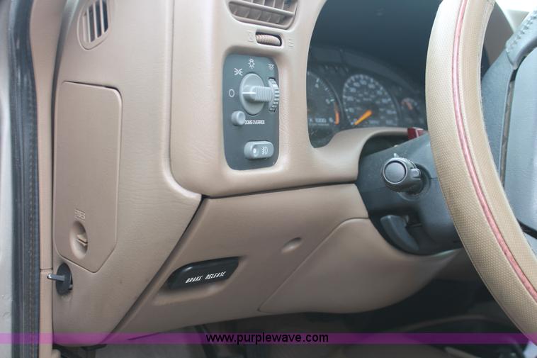 image for item H8343 1998 Chevrolet Blazer SUV