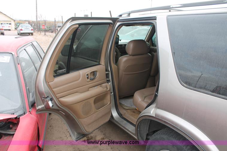 image for item H8343 1998 Chevrolet Blazer SUV