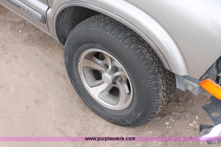 image for item H8343 1998 Chevrolet Blazer SUV