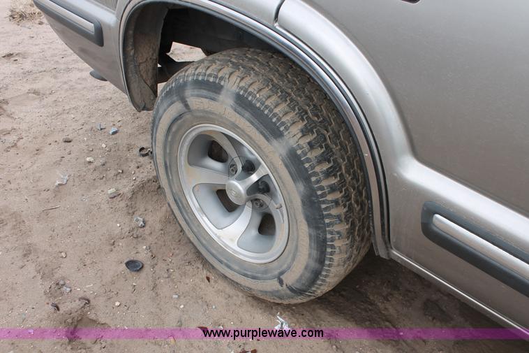 image for item H8343 1998 Chevrolet Blazer SUV