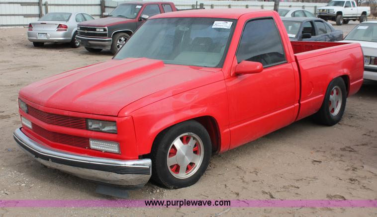 image for item H8344 1988 GMC Sierra 1500 pickup truck