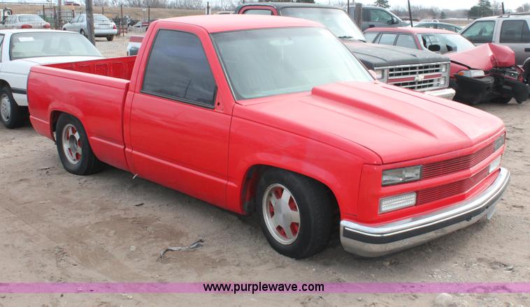 image for item H8344 1988 GMC Sierra 1500 pickup truck