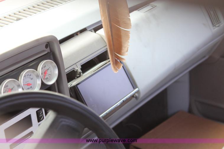 image for item H8344 1988 GMC Sierra 1500 pickup truck