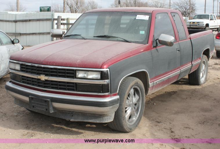 image for item H8345 1990 Chevrolet Silverado 1500 Ext. Cab pickup truck
