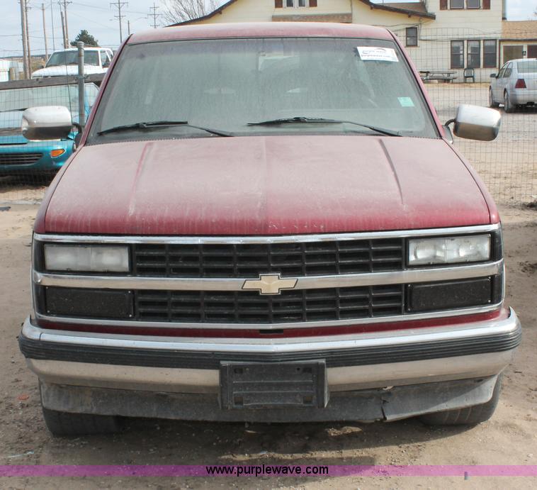image for item H8345 1990 Chevrolet Silverado 1500 Ext. Cab pickup truck