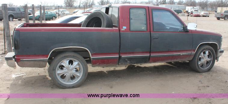 image for item H8345 1990 Chevrolet Silverado 1500 Ext. Cab pickup truck