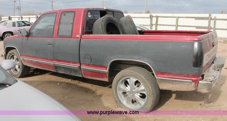 image for item H8345 1990 Chevrolet Silverado 1500 Ext. Cab pickup truck