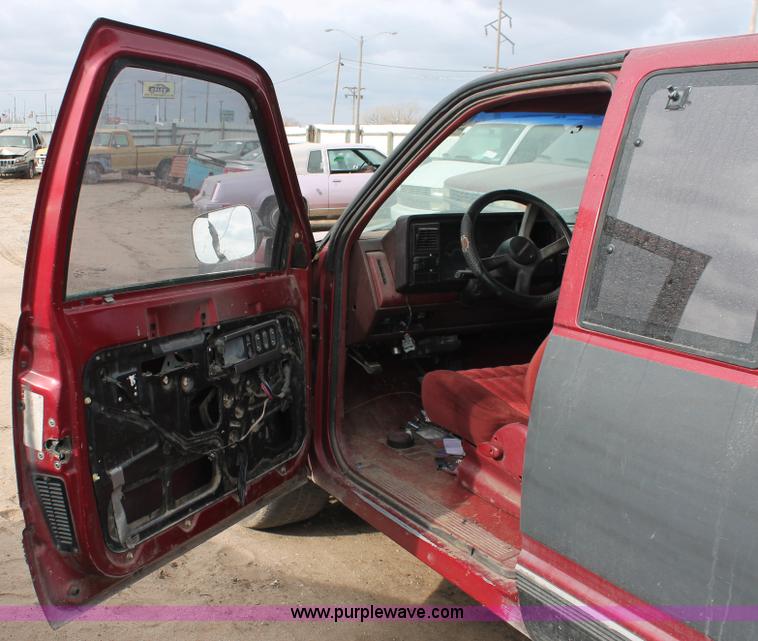 image for item H8345 1990 Chevrolet Silverado 1500 Ext. Cab pickup truck