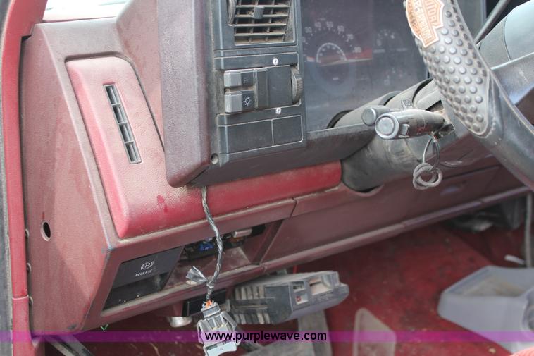 image for item H8345 1990 Chevrolet Silverado 1500 Ext. Cab pickup truck