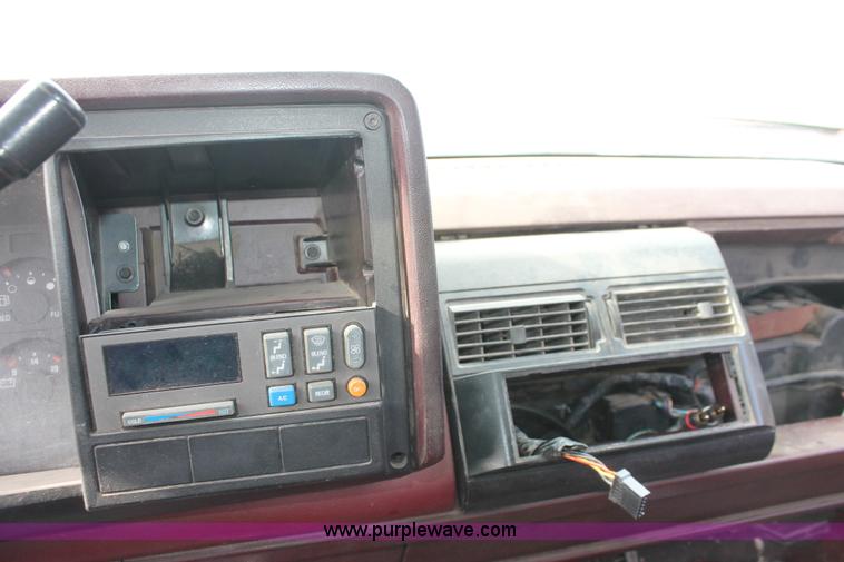 image for item H8345 1990 Chevrolet Silverado 1500 Ext. Cab pickup truck