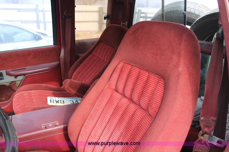 image for item H8345 1990 Chevrolet Silverado 1500 Ext. Cab pickup truck