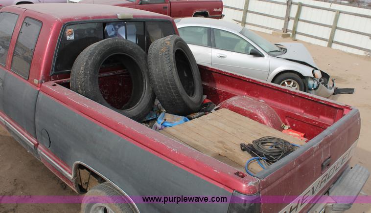 image for item H8345 1990 Chevrolet Silverado 1500 Ext. Cab pickup truck