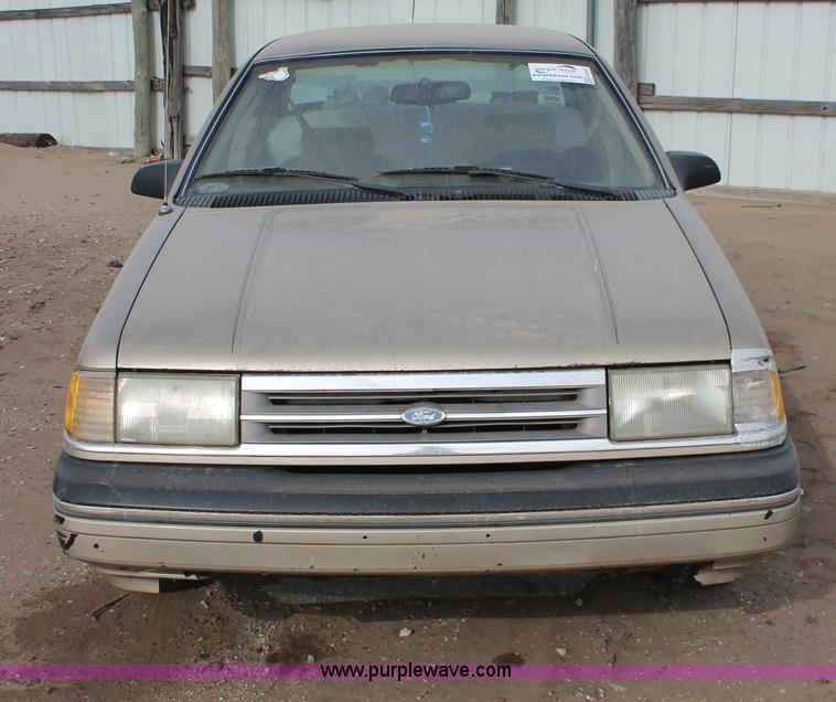 image for item H8347 1988 Ford Tempo LX